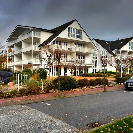 Mit Balkon Und Strandkorb Am *