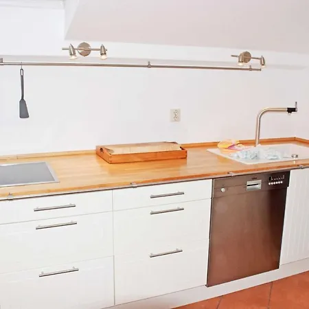 Mit Balkon Und Strandkorb Am *